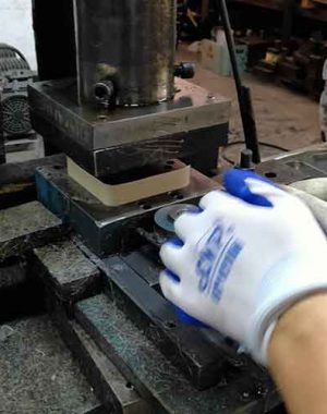 Tin box and tin can sample molding
